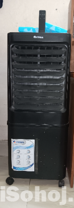 গ্রি এর একটি পাওয়ারফুল এয়ার কুলার।